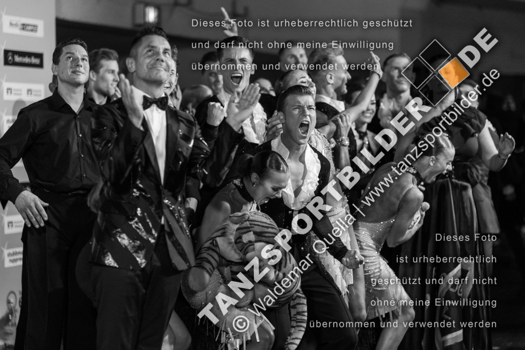 20221112-09486 | Hier finden Sie Tanz Bilder vom Latein und Standard Formationen tanzen. Sportbilder vom Tanzsport. Schöne Fotos und von Weltmeisterschaft, Europameisterschaft, Bundesliga, Regionalliga, Oberliga und Landesliga sowie von GOC Stuttgart, DanceComp, WM Bremen