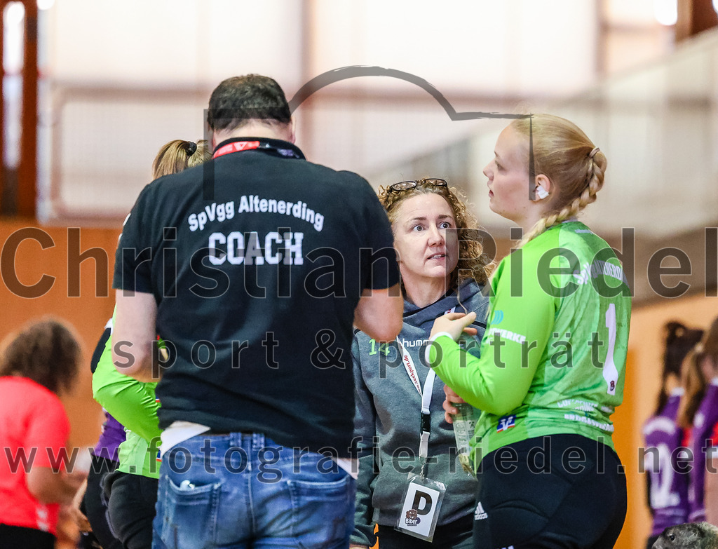 2023-12-16_022_SpVgg_Altenerding_gegen_HC_Donau-Paar_II | Erding, Deutschland, 16.12.2023:
Handball, Bezirksoberliga Frauen Altbayern 2023 / 2024, 10. Spieltag, SpVgg Altenerding gegen HC Donau/Paar II, Endergebnis: 22:22

Foto: Christian Riedel / fotografie-riedel.net