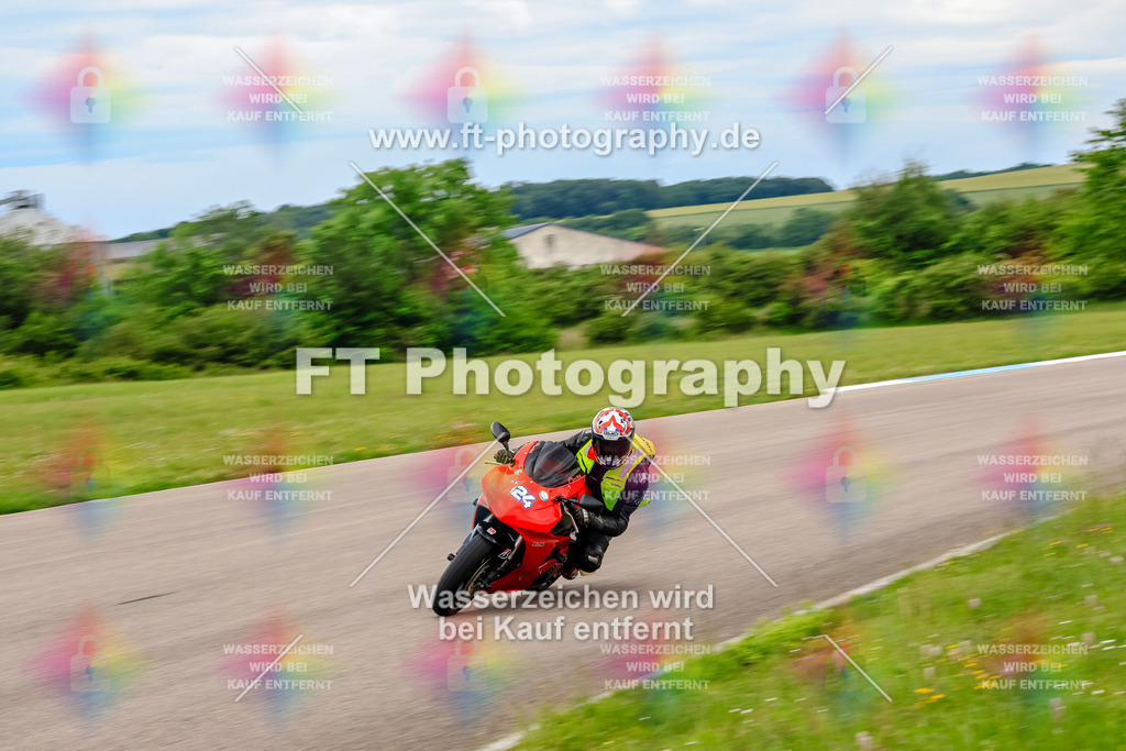 MotoTeam-3282 | Hier findet Ihr Bilder von Touristenfahrten auf der Nürburgring Nordschleife oder von anderen Veranstaltungen die ich besucht habe. Viel Spass beim Durch Schauen 