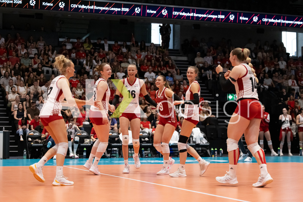 Austria v Switzerland - CEV European League Women | KRIENS, SWITZERLAND - JUNE 14: JANA GÄRTNER of Austria, ANAMARIJA GALIC of Austria, EVA STABENTHEINER of Austria, DANA SCHMIT of Austria, MARIE KRISTIN BRUCKNER of Austria and KORA MARINA SCHABERL of Austria celebrating during the CEV European League match between Austria and Switzerland at Pilatus Arena on June 14, 2026 in Kriens, Switzerland. - Realisiert mit Pictrs.com