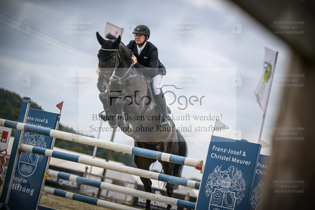 DOS_2408 | Entdecke hochwertige Reitturnierfotos von Foto Oger. Professionell, emotional und authentisch – jetzt Lieblingsmomente im Shop bestellen. - Realisiert mit Pictrs.com