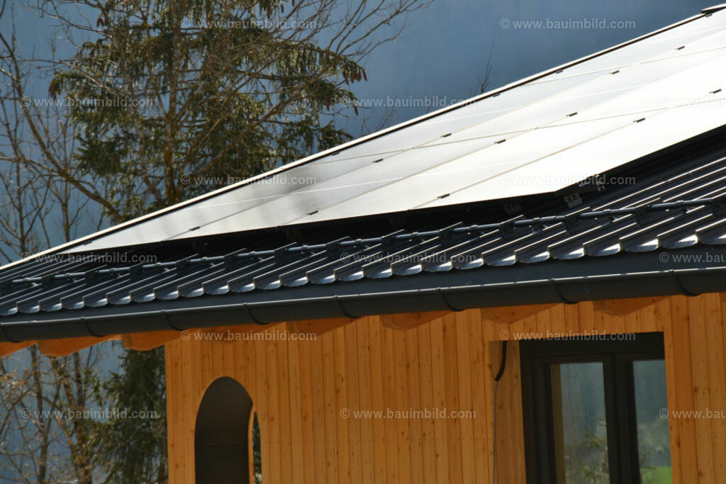 bib-lg17-elektroinstallation-0219 | Nach LV-Leistungsgruppen sortierte Detailfotos über den Bau eines Hauses. Alle Hausbau-Bilder direkt vom Urheber und Autor der Website Haus-Selber-Bauen.com