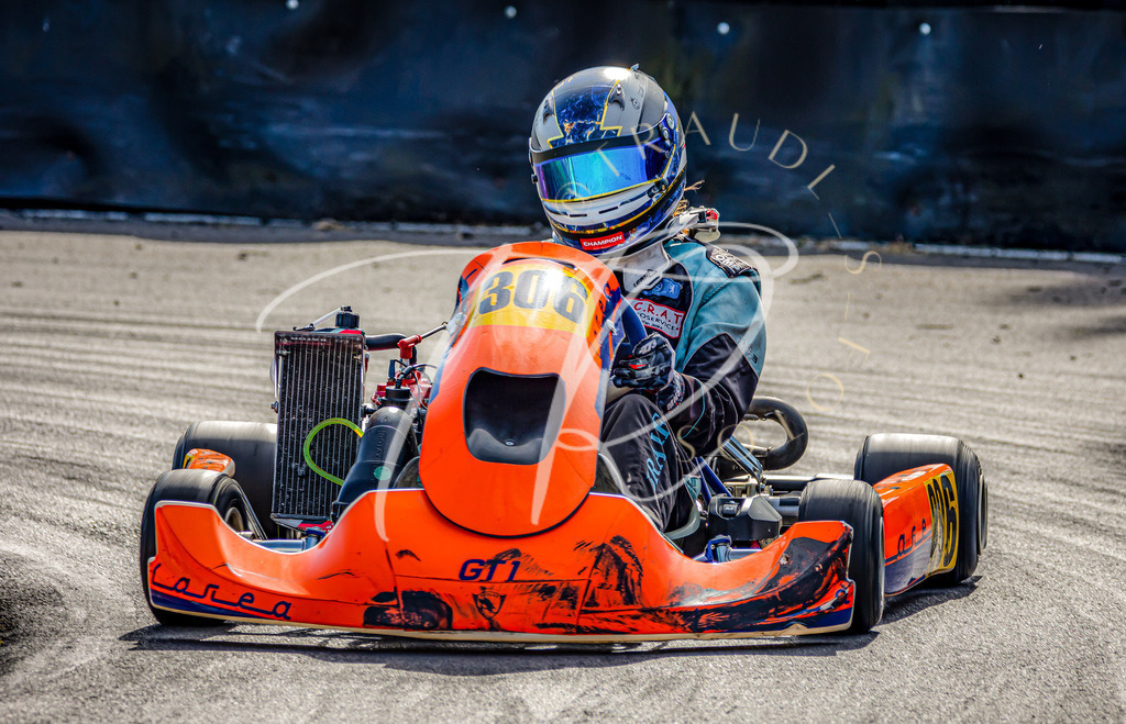 13DB45F5-26C4-4EE3-B169-B3DDA4CD3B06 | traudl_s_fotos