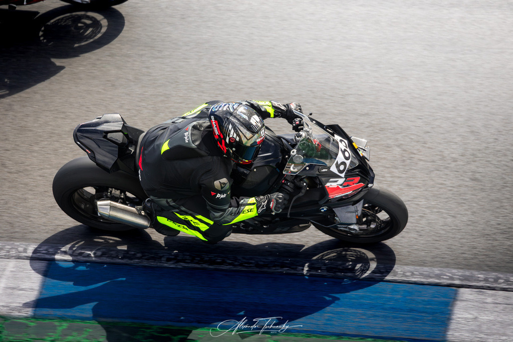 Ducati Trackday Hockenheimring 2026 | Entdecken Sie die faszinierende Welt von Alexander Tschuncky Arts: Kreative Fotografie, atemberaubende Automobilkunst und hochwertiger Bilderdruck. Lassen Sie sich inspirieren! - Realisiert mit Pictrs.com