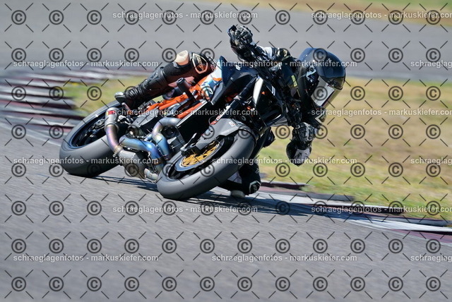 26bt04-0779 | markuskiefer.com - Realisiert mit Pictrs.com