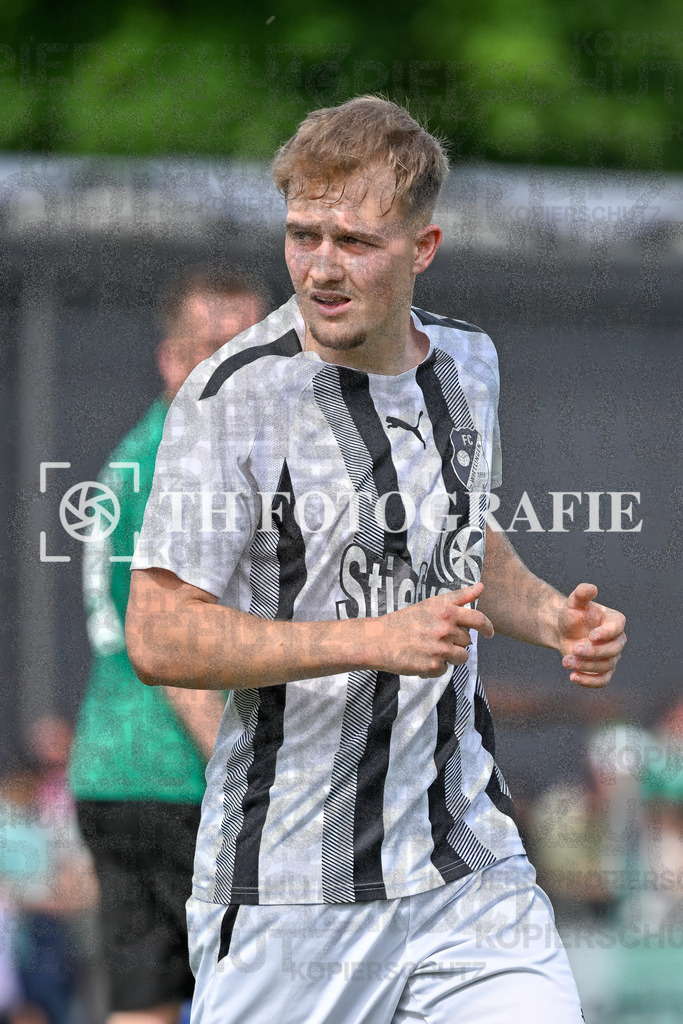 GER, FC Zell - FC Wittlingen, Fussball, Rothaus Bezirkpokal, Finale, Saison 2024/2025, 29.05.2025 | Kevin EtienneGER, FC Zell - FC Wittlingen, Fussball, Rothaus Bezirkpokal, Finale, Saison 2024/2025, 29.05.2025Foto: TH Fotografie/Thomas Hess