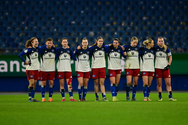 Fußball I Frauen I Saison 2025-2026 I DFB-Pokal I Achtelfinale I Hamburger SV - Bayer 04 Leverkusen I 19194 | Der Sportfotograf. - Realisiert mit Pictrs.com