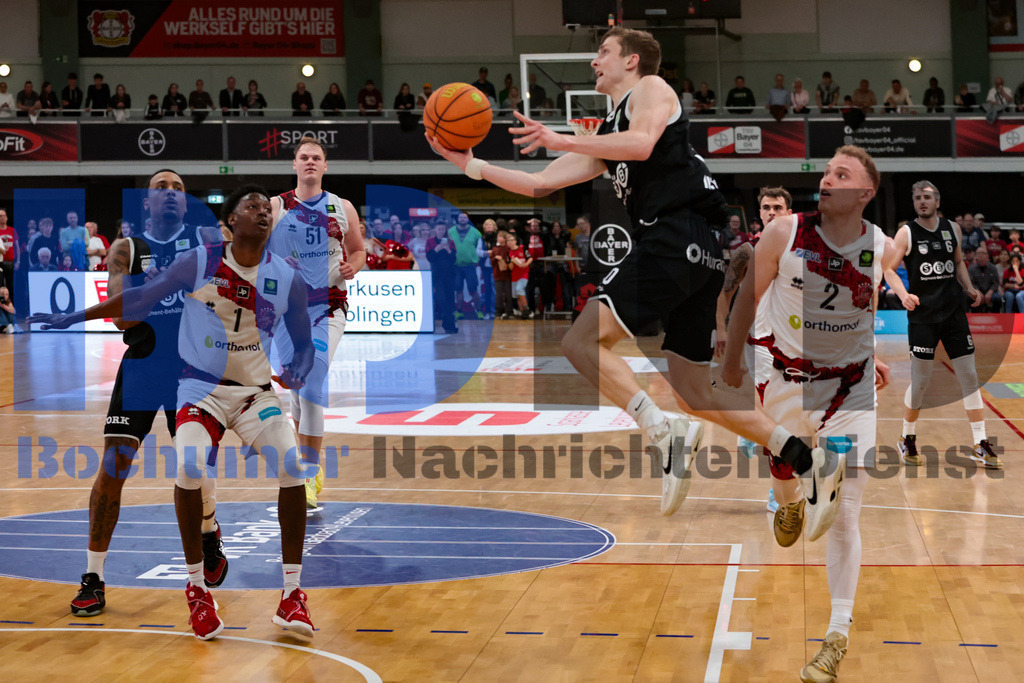 SES_LEVWOL20250525-35 | bond - Realisiert mit Pictrs.com