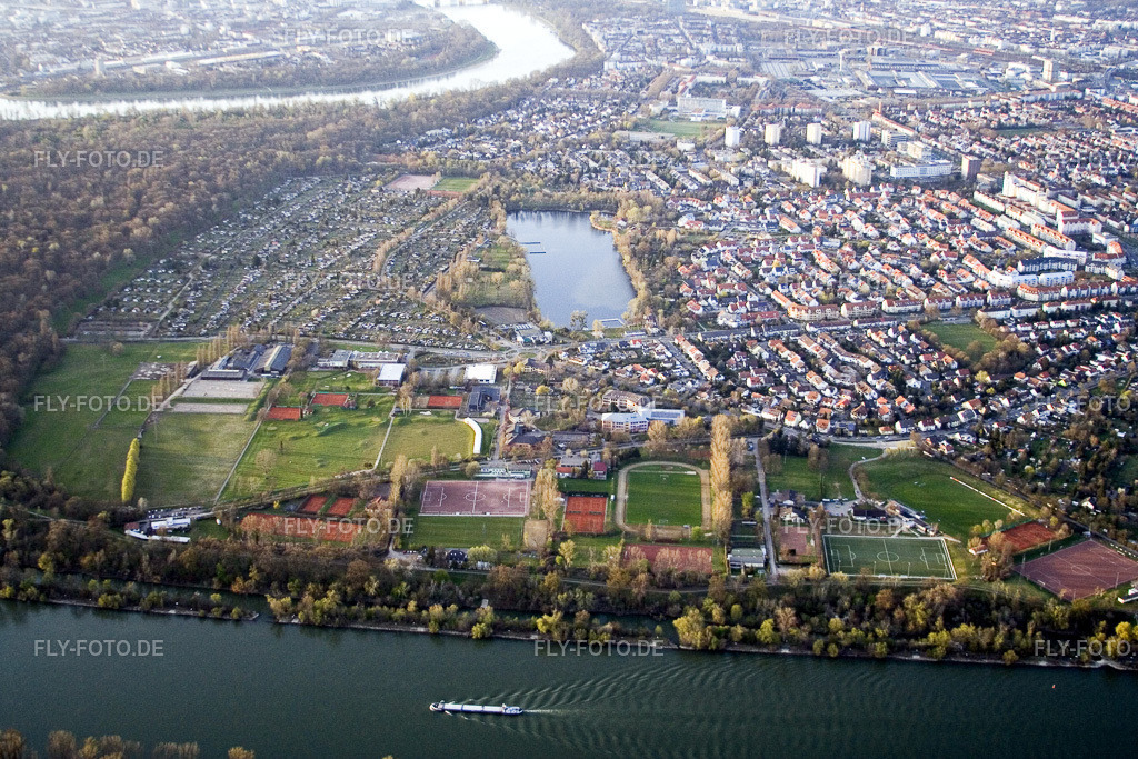 Sportanlagen, Stollenwörthweier | Luftbild: Sportanlagen, Stollenwörthweier im Ortsteil Neckarau in Mannheim im Bundesland Baden-Württemberg in Deutschland. Foto: IMG_10145.jpg vom 29.03.2008 durch Werner Riehm/FLY-FOTO.de - Realisiert mit Pictrs.com