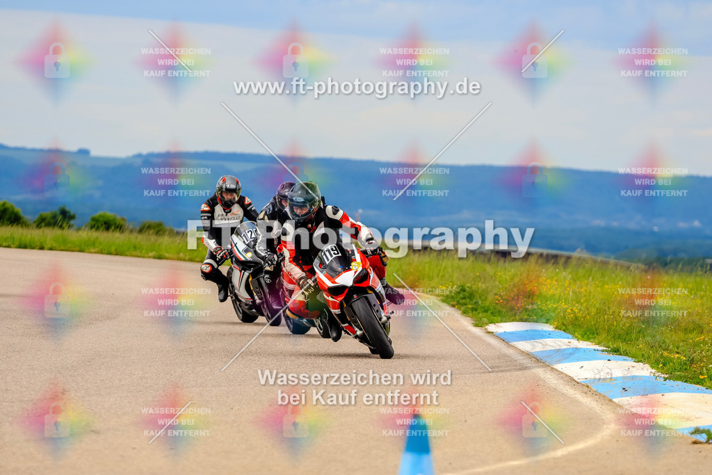MotoTeam-2409 | Hier findet Ihr Bilder von Touristenfahrten auf der Nürburgring Nordschleife oder von anderen Veranstaltungen die ich besucht habe. Viel Spass beim Durch Schauen 