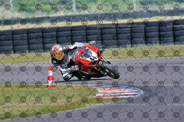 26BT02-2258 | markuskiefer.com - Realisiert mit Pictrs.com