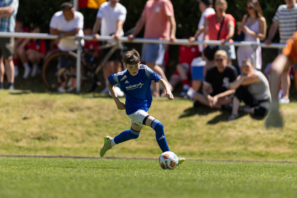 Fußball I Männer I 40. Pfingscup Hollage I 13280 | realhellocedii - Realisiert mit Pictrs.com