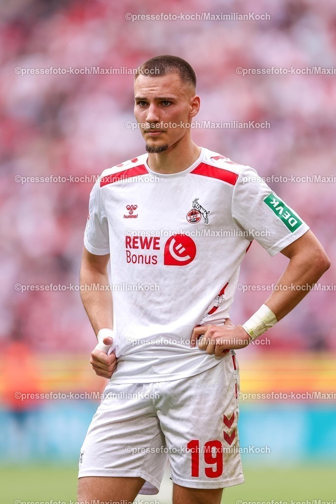 1FC20042501179 | 20.04.2025, Fußball, 1. FC Köln - Preußen Münster, 2.. Fußball Bundesliga, 30. Spieltag, RheinEnergie-STADION, Saison 2024 2025: Tim Lemperle (FC Koeln #19) DFB regulations prohibit any use of photographs as image sequences and or quasi-video.