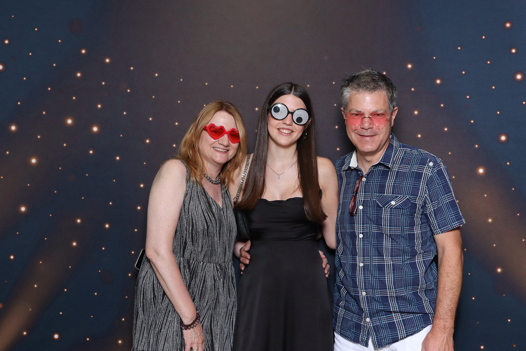 ZD260628112736-10 | Fotoshop von zweidimensional Fotografie. Ihr Fotograf im Aargau. Abzüge von Ihrem Fotobox Event bestellen.Abzüge von Ihrem Hochzeit bestellen.Abzüge von Ihrem Schulfotograf bestellen.