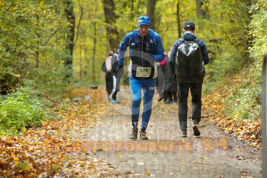 251026_1431_EX1_4163 | Sportfotografie im Rhein-Sieg Kreis, Köln, Bonn, NRW, Rheinland Pfalz, Hessen, etc. Unser Tätigkeitsfeld umfasst den Laufsport vom Volkslauf über den Marathon, Duathlon, Triathon bis zum Ultralauf wie Kölnpfad Ultra oder Schindertrail.