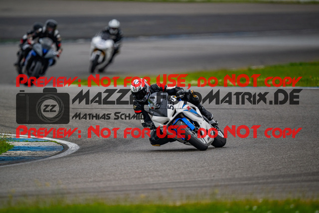 MaZZes_FotoMatrix_240701_6007705_8632 | ROT