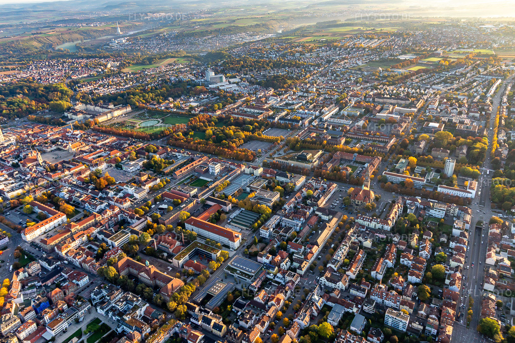 Luftbild: Stadtzentrum im Innenstadtbereich zwischen Solitudestraße und Schloßstraße in Ludwigsburg im Bundesland Baden-Württemberg in Deutschland. Foto: IMG_119101.jpg vom 14.10.2019 durch Werner Riehm/FLY-FOTO.de