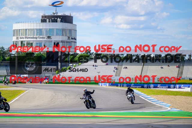 MaZZes_FotoMatrix_240615_6021986_9322 | INST