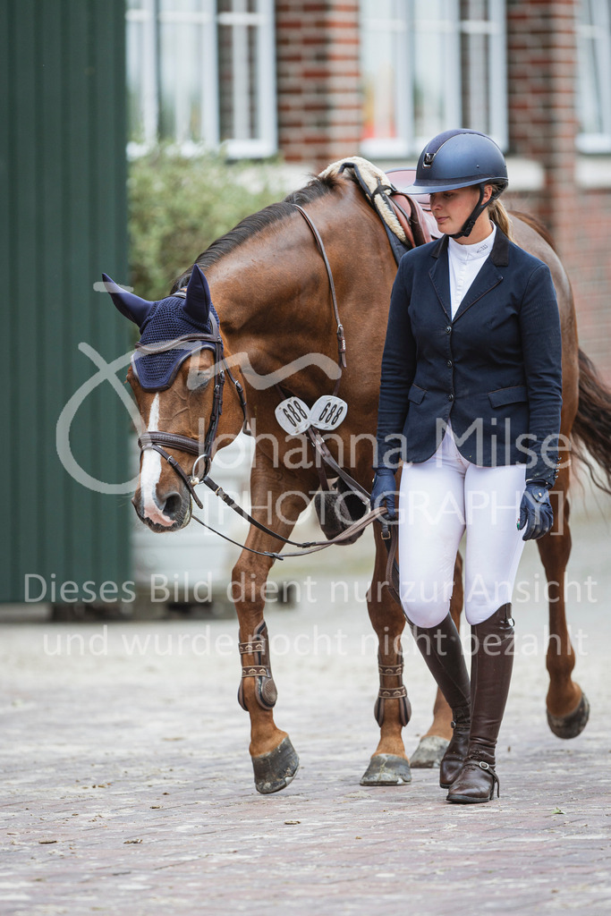 240614_Lemwerder_M2-Springen-405 | Deine schönsten Turniermomente als professionelle Fotos! Entdecke hochwertige Pferdesport-Fotografie im Online-Shop. Jetzt Fotos finden & bestellen!