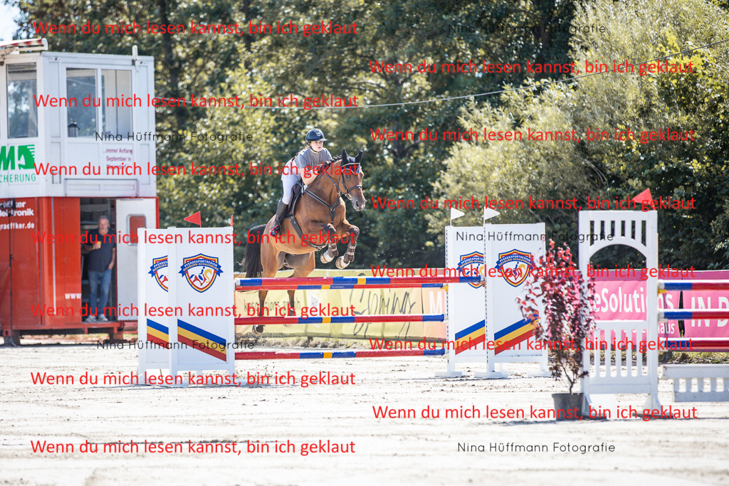 BK1A6551 | Turnierbilder Turnierfotos Nina Hüffmann Turnierfotografie Pferdefotografie Tierzeichnung Haustierzeichnung Pferdezeichnung Hundezeichnung Videograf  - Realisiert mit Pictrs.com