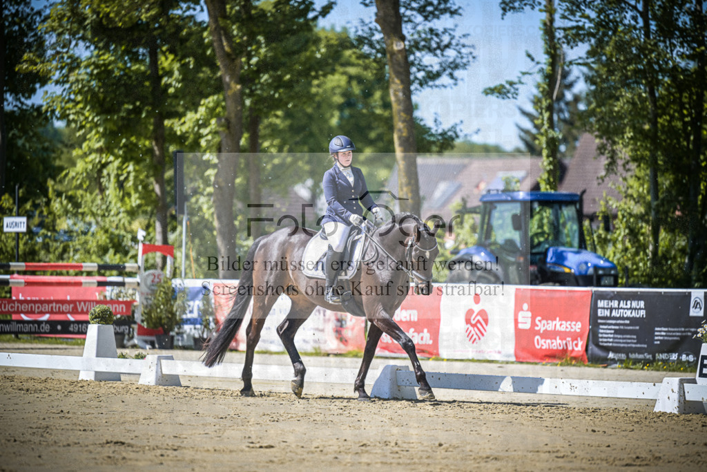 DOS_0567 | Entdecke hochwertige Reitturnierfotos von Foto Oger. Professionell, emotional und authentisch – jetzt Lieblingsmomente im Shop bestellen.Deutschlandweite Turnierfotografie. - Realisiert mit Pictrs.com