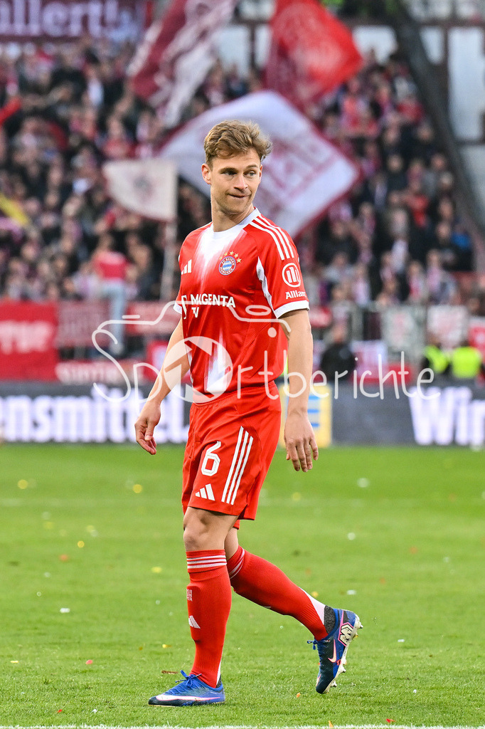 FC St. Pauli - FC Bayern München | sT. PAULI, DEUTSCHLAND - 11. APRIL: im Bild Joshua KIMMICH (FC Bayern Munich 6) / Einzelfoto / Freisteller während dem Bundesligamatch zwischen dem FC St. Pauli und dem FC Bayern München am 29. Spieltag im Millerntor Stadion / DFL REGULATIONS PROHIBIT ANY USE OF PHOTOGRAPHS AS IMAGE SEQUENCES AND/OR QUASI-VIDEO