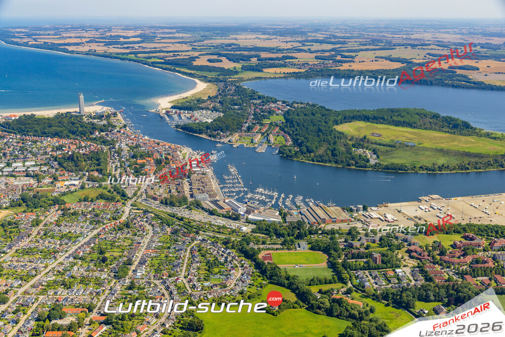 Luftaufnahme Alt Travemünde Lübeck - Die Luftaufnahme wurde 2025 vom UL-Flugzeug heraus erstellt ( ohne Drohne ) - Hochauflösende Luftaufnahme - für professionelle Ausdrucke geeignet. Die Geschenkidee !Mit Lizenz und Bildrechte bestellbar