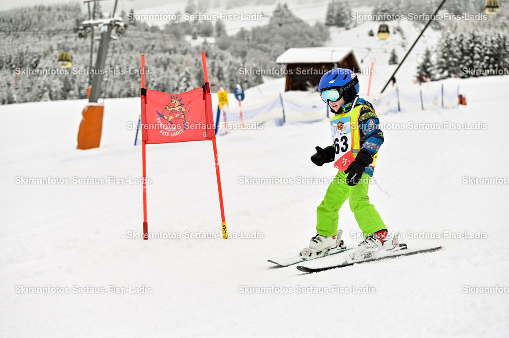SRF_20.02.2026_0395 | Skirennfotos,Serfaus,Fiss,Ladis,Kinderskirennen,Winter,Tirol,Oberland,skirace,SFL,feelfree,weil wir's genießen,ski,Ski,skifahren,Sonnenplateau, - Realisiert mit Pictrs.com