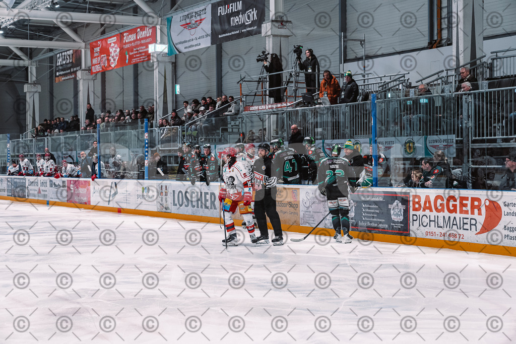 Alligators_vs_Deggendorf_30_11_2025-080 | Höchstadt Alligators Fotogalerie: Eishockey-Action aus Franken. Professionelle Spielfotos, Portraits & Stadionbilder zum Download. Jetzt entdecken! - Realisiert mit Pictrs.com