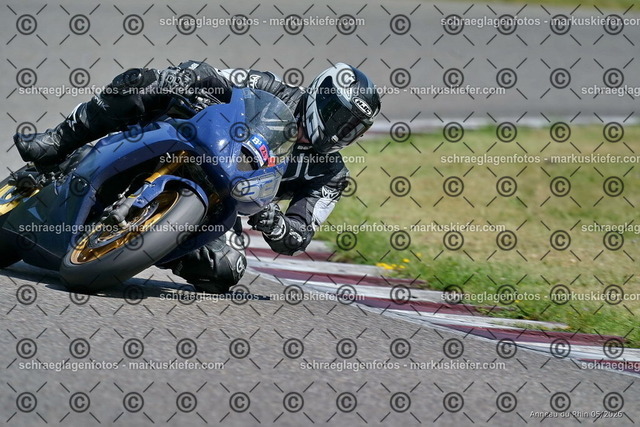 26BT02-1160 | markuskiefer.com - Realisiert mit Pictrs.com