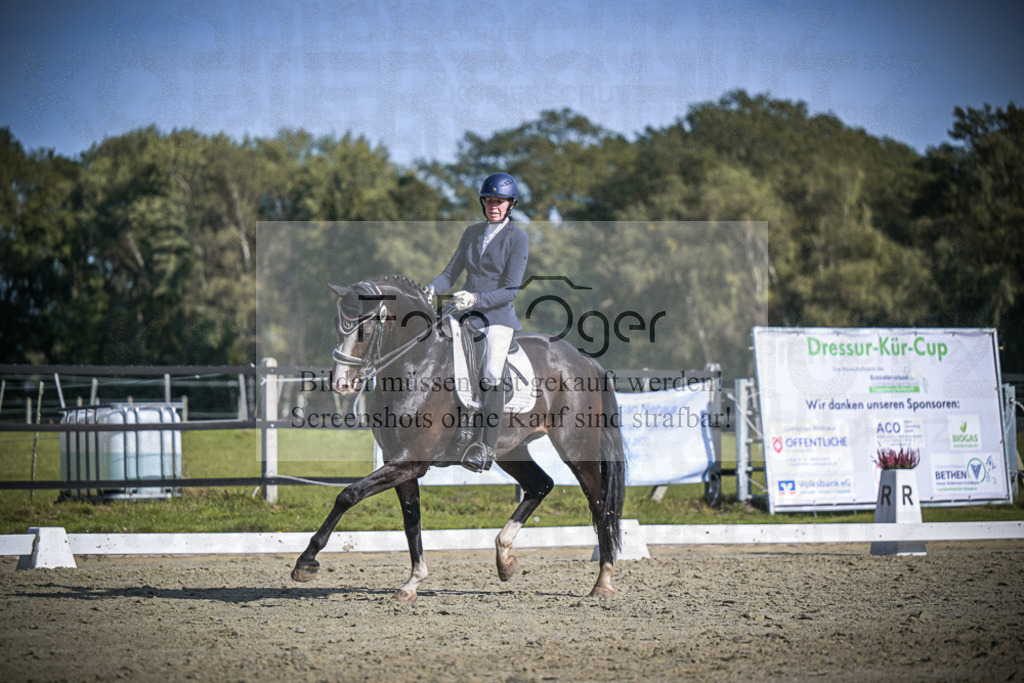 DOS_2334 | Entdecke hochwertige Reitturnierfotos von Foto Oger. Professionell, emotional und authentisch – jetzt Lieblingsmomente im Shop bestellen.Deutschlandweite Turnierfotografie. - Realisiert mit Pictrs.com