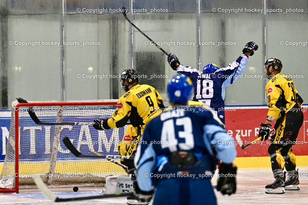 ESC Steindorf vs. MET PHOTOVOLTAIK HORNETS SPITTAL | #9 Essmann Kevin EC Hornets Spittal, Jubel #18 Pewal Martin ESC Steindorf, #38 Zorec Marco EC Hornets Spittal, ESC Steindorf vs. MET PHOTOVOLTAIK HORNETS SPITTAL, ESC Steindorf vs. MET PHOTOVOLTAIK HORNETS SPITTAL am 26.10.2024 in Steindorf (Ossiachersee Halle), Austria, (Photo by Bernd Stefan)