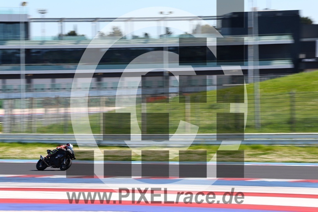 0901-20260404_08048 | Schöne Erinnerungen an spannende Momente - das festzuhalten ist unser Job. PIXELrace.de ist seit 2003 auf den Rennstrecken Europas unterwegs um die Action draußen beim Fahren und die wunderbare Stimmung imm Fahrerlager für euch einzufangen.