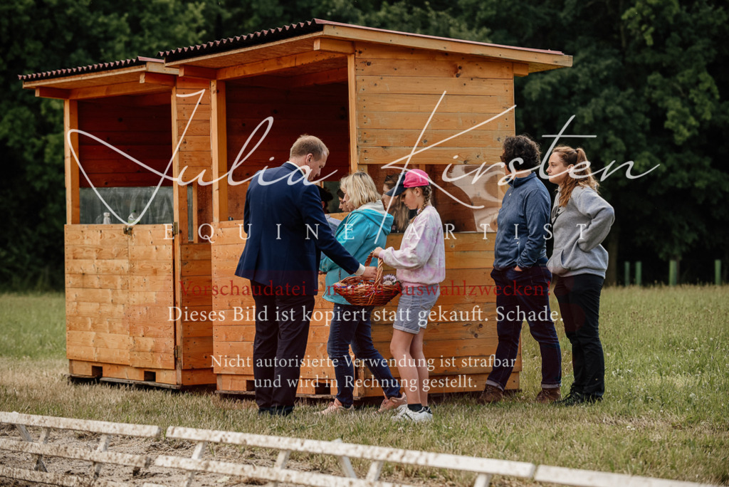 DSC_9330 | Pferde- und Turnierfotografie in Westsachsen. Pferdeportraits, Auftragszeichnungen und intuitive Kunst.