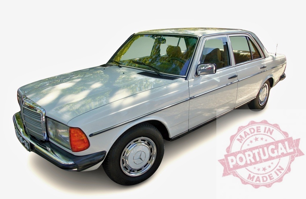 White Mercedes-Benz W123 resting in the shade of trees | Vintage white Mercedes-Benz W123 sedan parked in the shade of trees, showcasing its classic design - Realisiert mit Pictrs.com