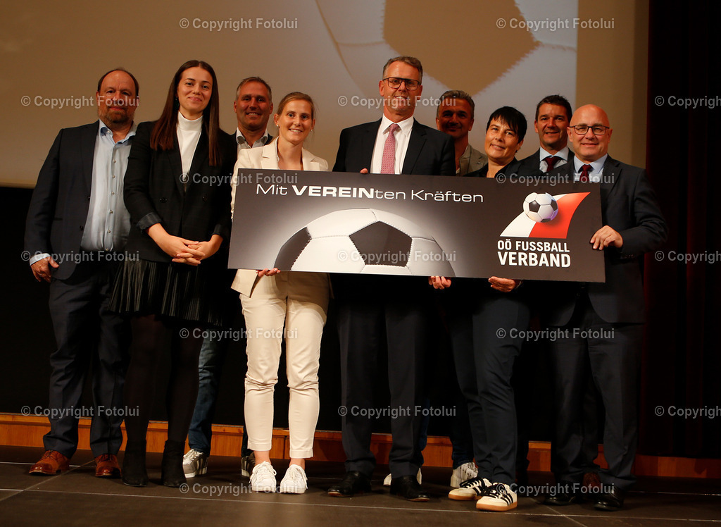A_LUI_270925_06 | SPORT,FUSSBALL,OOEFV JAHRESHAUPTVERSAMLUNG 2025 WELS 27.09.2025 IM BILD DAS NEUE PRAESIDIUM : FOTO.FOTLUI/OOEFV