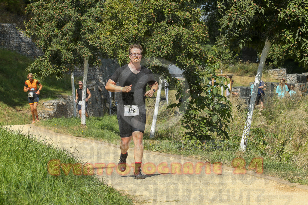 250824_1235_EX1_9830 | Sportfotografie im Rhein-Sieg Kreis, Köln, Bonn, NRW, Rheinland Pfalz, Hessen, etc. Unser Tätigkeitsfeld umfasst den Laufsport vom Volkslauf über den Marathon, Duathlon, Triathon bis zum Ultralauf wie Kölnpfad Ultra oder Schindertrail.