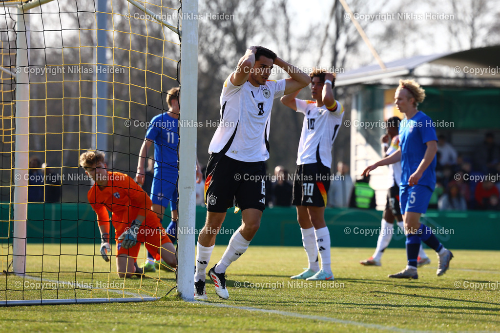 NH_DeutschlandU19_FinnlandU19_UEFAQualifikationsturnier_22032025 | #8 Kjell Wätjen (Deutschland U19) ärgert sich über eine vergebene Chance.Fußball I Junioren I UEFA-U19-Europameisterschaft I Saison 2024-2025 I Qualifikationsturnier I Deustchland U19 - Finnland U19 I 22.03.2025 I GWG-Stadion Flutmulde