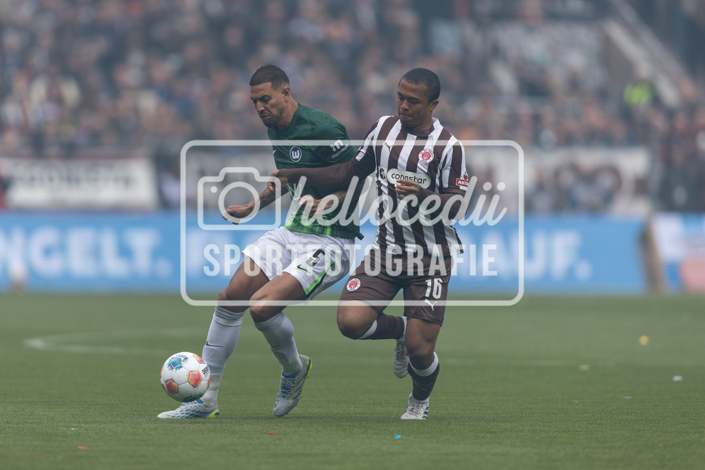 Fußball I Männer I Saison 2025-2026 I Bundesliga I FC St. Pauli - VfL Wolfsburg I 12818 | realhellocedii - Realisiert mit Pictrs.com