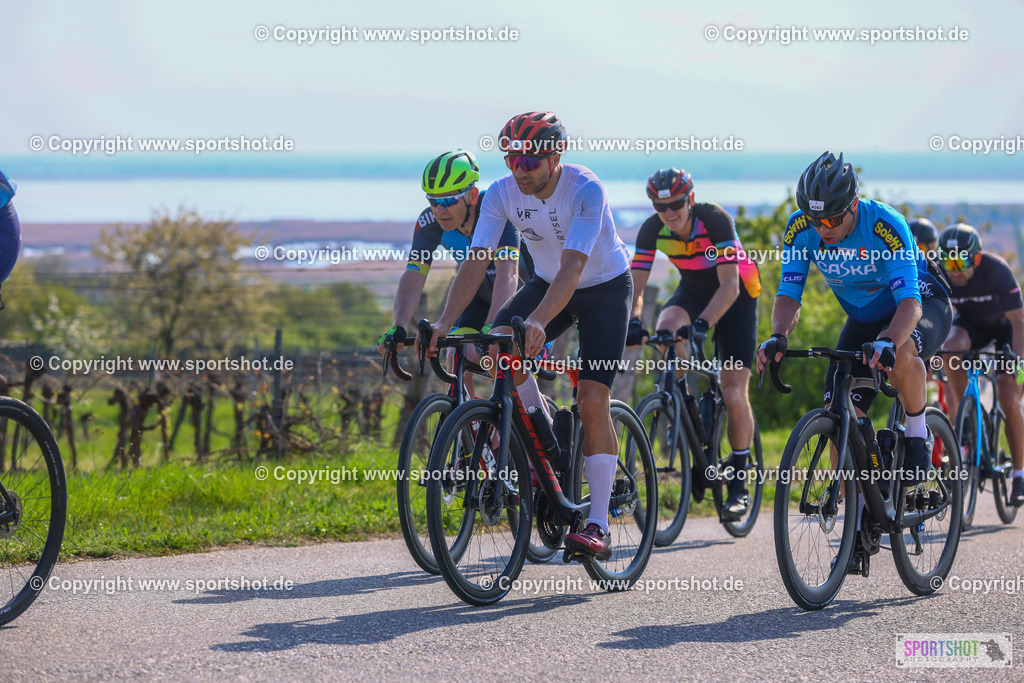 TRA_0717 | Neusiedlersee Radmarathon 2026@sportshot_your_pictrs #yourpictures#roadtowm2029 #nrm #neusiedlerseeradmarathon #neusiedlersee #neusiedlerseetourismus #burgenland #mörbisch #nrm26 #burgenlandtourismus #voglundco #poweredbyburgenlandtourismus #radsport #rad #marathon #ucigranfondo #visitburgenland #ucigranfondoworldseries