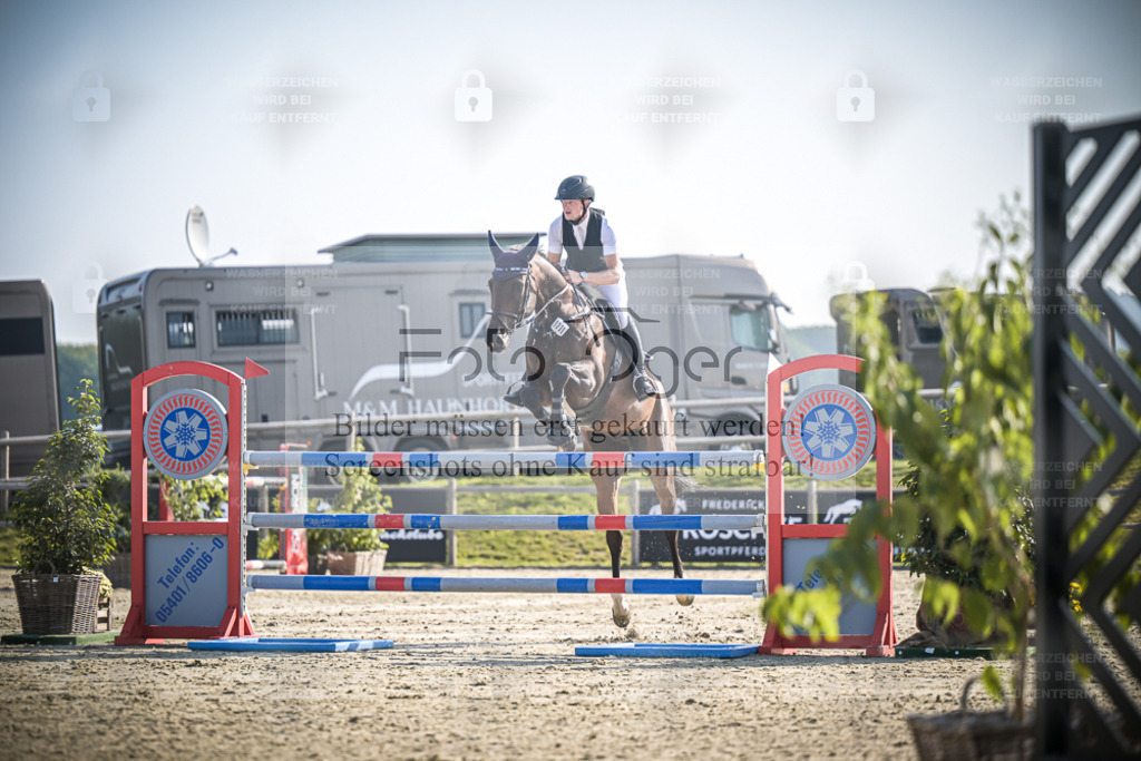 DOS_0323 | Entdecke hochwertige Reitturnierfotos von Foto Oger. Professionell, emotional und authentisch – jetzt Lieblingsmomente im Shop bestellen. - Realisiert mit Pictrs.com