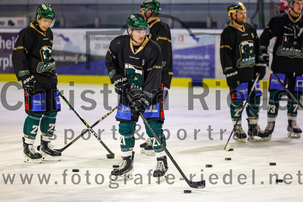 2026-02-20_024_TSV_Erding_gegen_Deggendorfer_SC | Erding, Deutschland, 20.02.2026:Eishockey, Oberliga Süd 2025 / 2026, 49. Spieltag, TSV Erding gegen Deggendorfer SC, Endergebnis: 4:1Mark Waldhausen (Erding Gladiators, #27), Erik Modlmayr (Erding Gladiators, #21)Foto: Christian Riedel / fotografie-riedel.net
