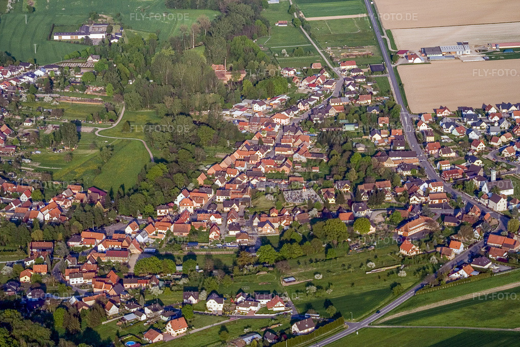 Luftbild: Ortsansicht von Osten in Scheibenhard im Bundesland Bas-Rhin in Frankreich. – Foto: IMG_10601.jpg vom 04.05.2008 durch Werner Riehm/FLY-FOTO.de – Auflösung des Originals: 3456 x 2304 px