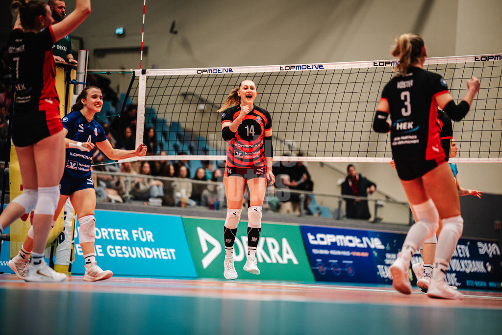 Volleyball | Frauen | Saison 2025/2026 | Volleyball Bundesliga | ETV Hamburger Volksbank Volleys vs. VC Wiesbaden | 14.03.2026 | Fiona Dittmann (#14, ETV Hamburger Volksbank Volleys) jubelt