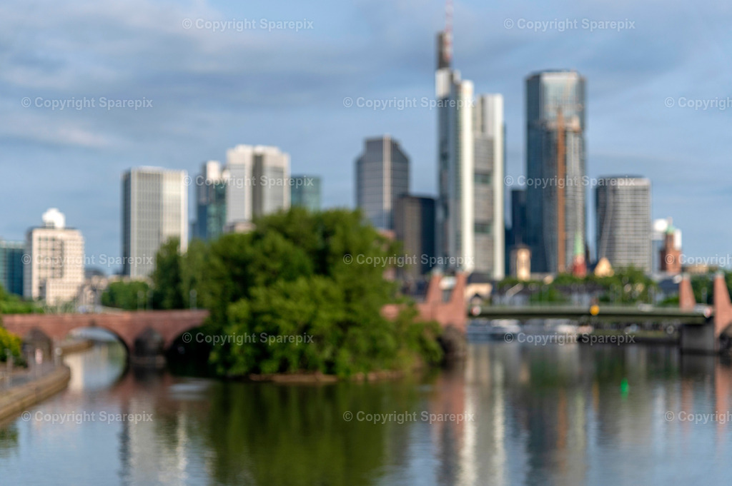 CRO_Frankfurt_Skyline_Bokeh50 | sparepix - Realisiert mit Pictrs.com