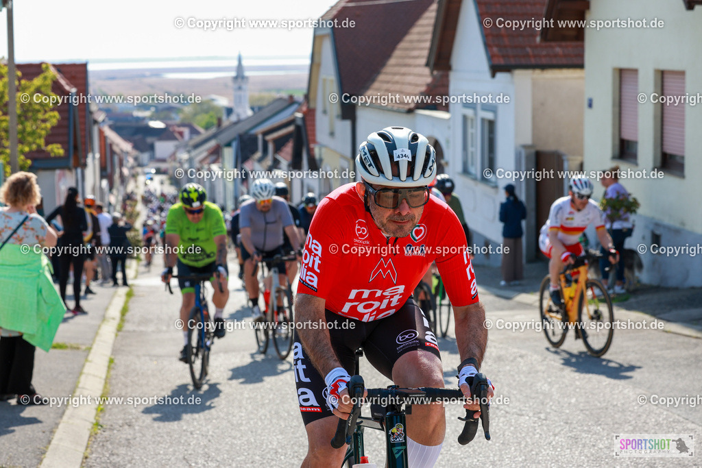 557_AR6_9001 | Neusiedlersee Radmarathon 2026@sportshot_your_pictrs #yourpictures#roadtowm2029 #nrm #neusiedlerseeradmarathon #neusiedlersee #neusiedlerseetourismus #burgenland #mörbisch #nrm26 #burgenlandtourismus #voglundco #poweredbyburgenlandtourismus #radsport #rad #marathon #ucigranfondo #visitburgenland #ucigranfondoworldseries