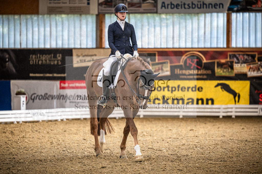 DOS_0763 | Entdecke hochwertige Reitturnierfotos von Foto Oger. Professionell, emotional und authentisch – jetzt Lieblingsmomente im Shop bestellen.Deutschlandweite Turnierfotografie. - Realisiert mit Pictrs.com