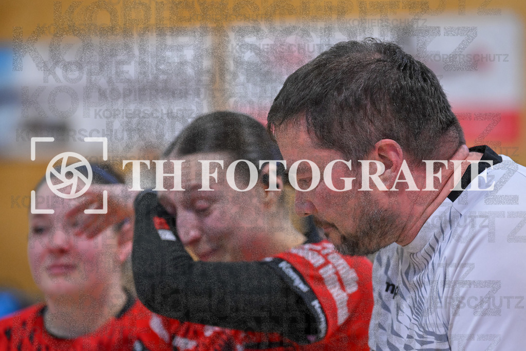 GER, SG Maulburg/Steinen - HB Kinzigtal, Frauen-Handball, Oberliga Suedbaden, 21. Spieltag, Saison 2024/2025, 06.04.2025 | Karsten Haas (SG Maulburg Steinen, Trainer)GER, SG Maulburg/Steinen - HB Kinzigtal, Frauen-Handball, Oberliga Suedbaden, 21. Spieltag, Saison 2024/2025, 06.04.2025Foto: TH Fotografie/Thomas Hess