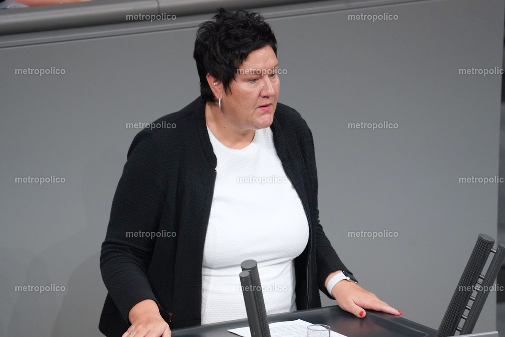 Kathrin Michel | Metropolico