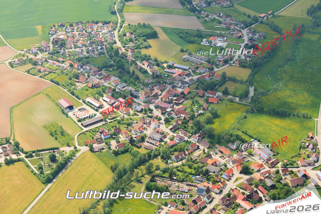 Luftbild von Unterampfrach Schnelldorf - Luftaufnahme wurde 2015 von https://frankenair.de mittels Flugzeug (keine Drohne) erstellt - die Geschenkidee